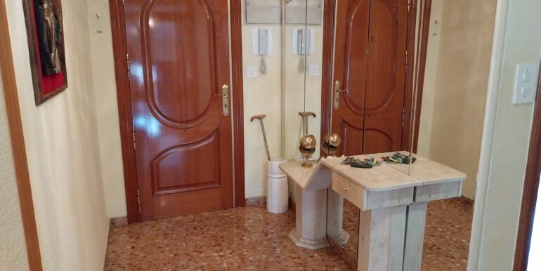 pasillo entrada rosello 22 (2)