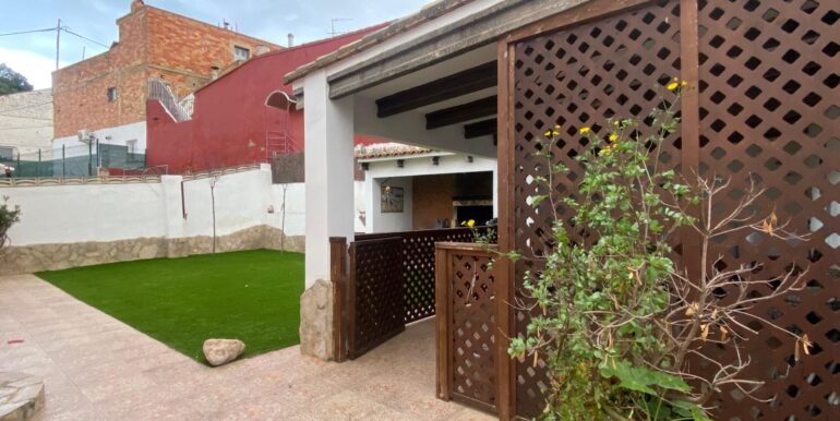 Santa Teresita exterior (8)