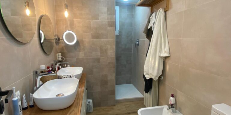 Santa Teresita sótano baño (3)